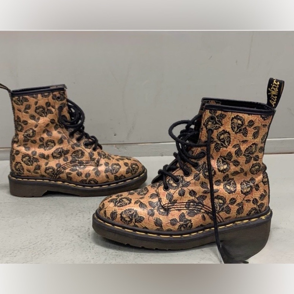 RARE!!! 99.9% New! Made in England Dr Marten Floral Size 6/6.5 - Picture 2 of 6
